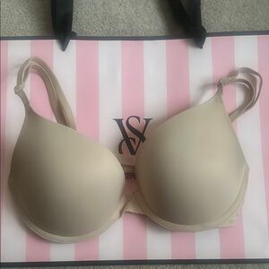 Pink/Victoria's Secret Wear Everywhere Push Up Nude/Cream Bra